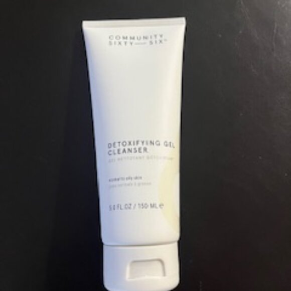 Community Sixty Six Detoxifying Gel Cleanser - Picture 2 of 2
